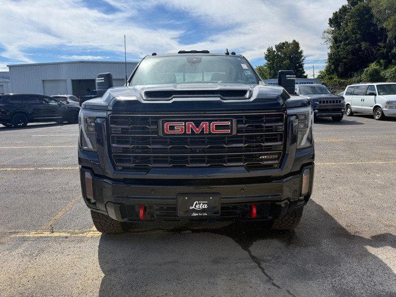 Used 2024 GMC Sierra 2500 AT4X AWD/4WD image 2