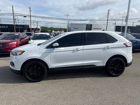 Certified 2024 Ford Edge SEL w/ Convenience Package AWD/4WD image 4