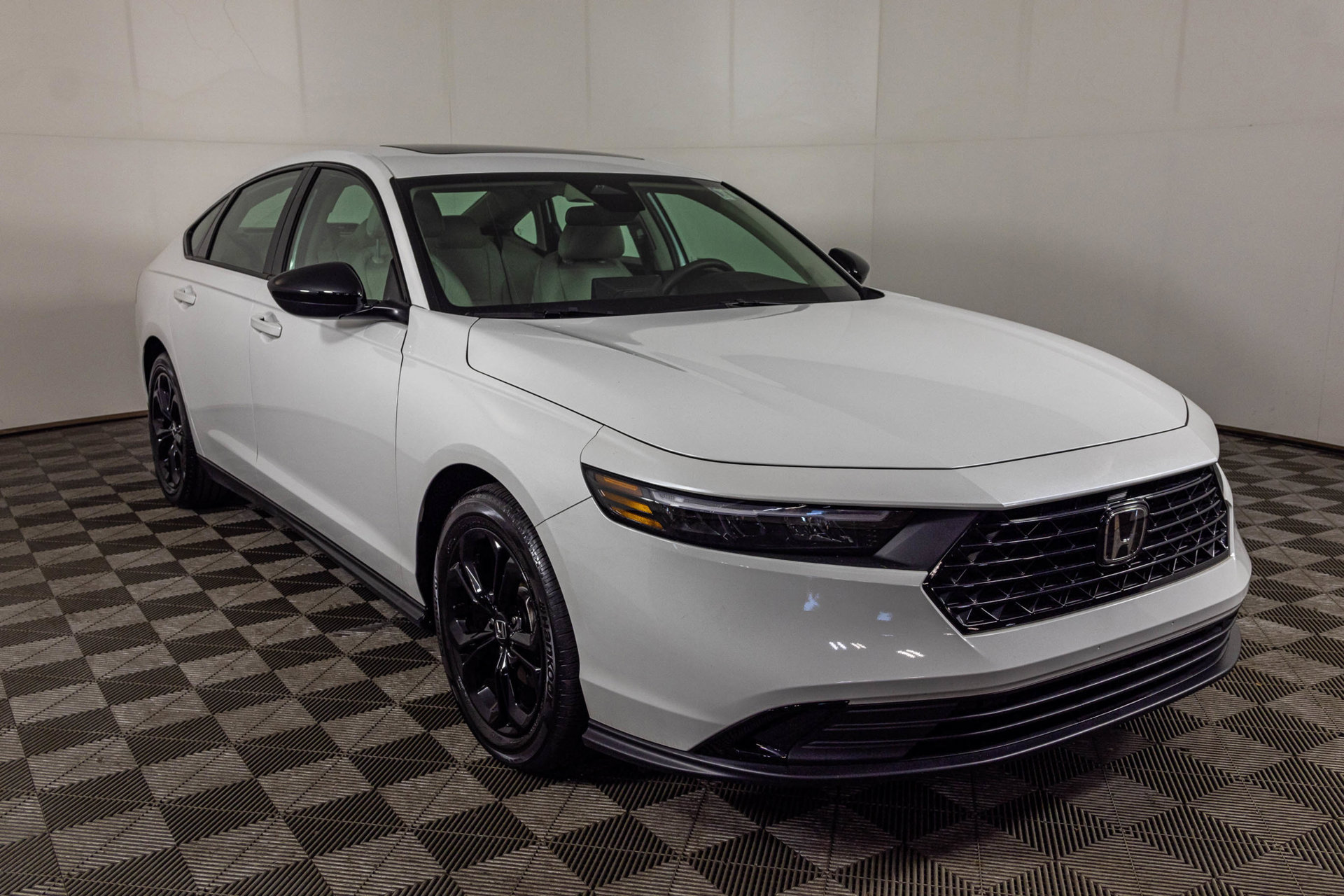 Used 2025 Honda Accord SE image 13