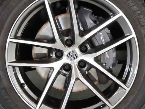 Certified 2023 Porsche Macan image 28