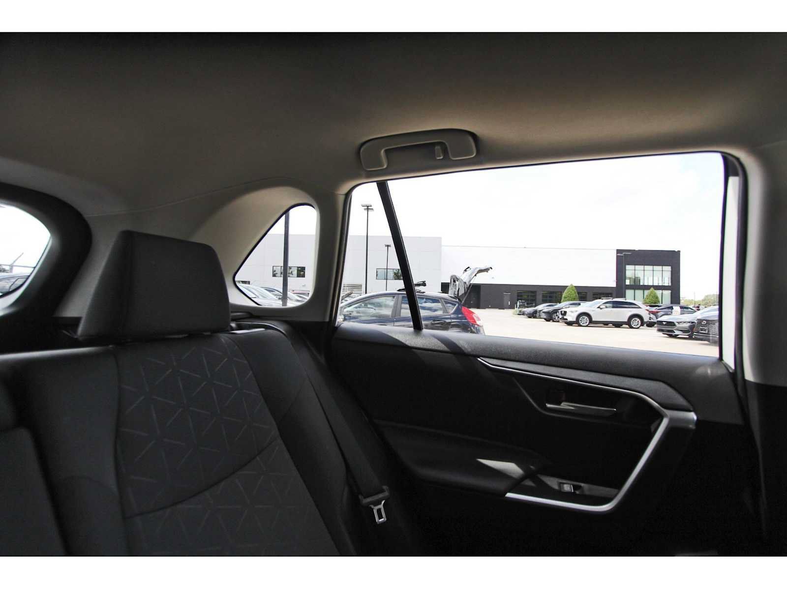 Used 2024 Toyota RAV4 XLE w/ Convenience Package FWD image 10