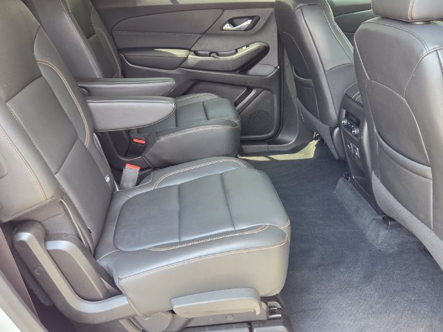 Used 2021 Chevrolet Traverse LT w/ LT Premium Package FWD image 17