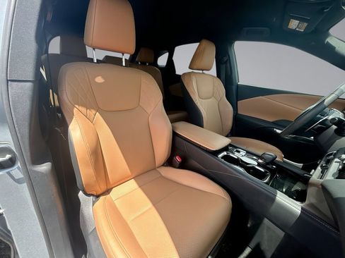 Used 2025 Lexus RX 350 FWD w/ Technology Package image 16