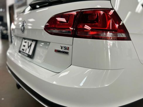 Used 2017 Volkswagen Golf Alltrack S image 27