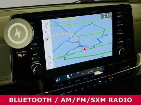 Used 2023 Toyota Sienna Limited image 9