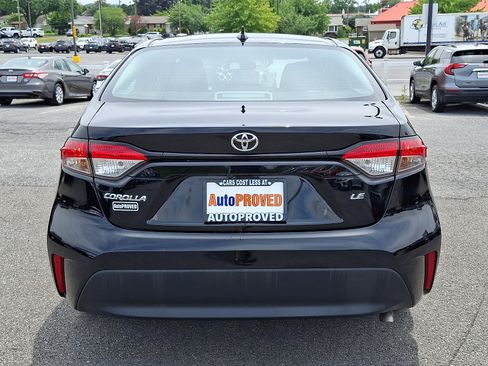 Used 2023 Toyota Corolla LE w/ Carpet Mat Package (TMS) FWD image 5