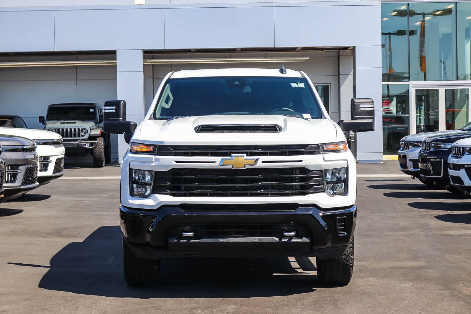 Used 2024 Chevrolet Silverado 2500 Custom w/ Custom Value Package AWD/4WD image 2