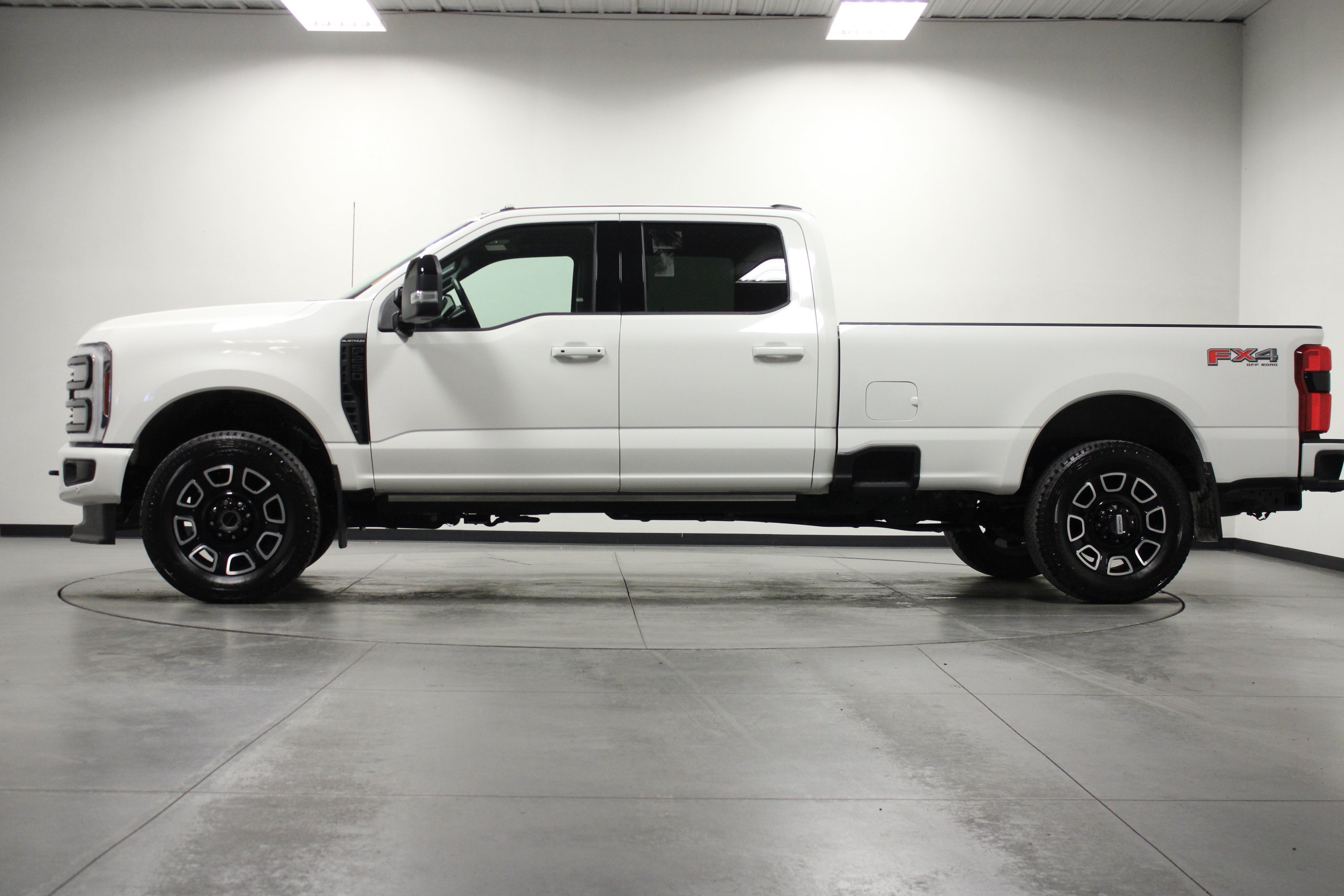 Used 2026 Ford F250 Platinum AWD/4WD image 7