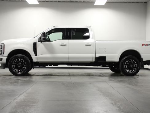 Used 2026 Ford F250 Platinum AWD/4WD image 7
