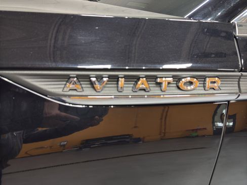 Used 2023 Lincoln Aviator Reserve w/ Equipment Group 201A image 10