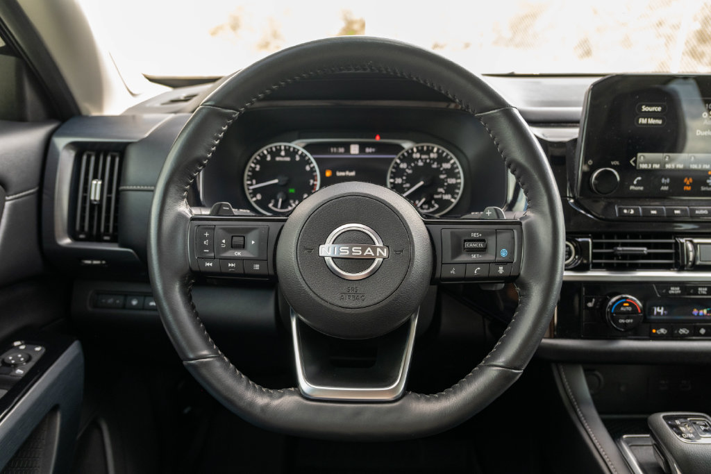 Used 2024 Nissan Pathfinder SL w/ SL Premium Package FWD image 23