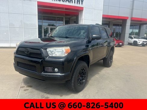 Used 2013 Toyota 4Runner SR5 w/ Convenience Pkg AWD/4WD image 2