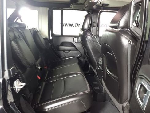 Used 2022 Jeep Wrangler Unlimited Sahara w/ Cold Weather Group image 17