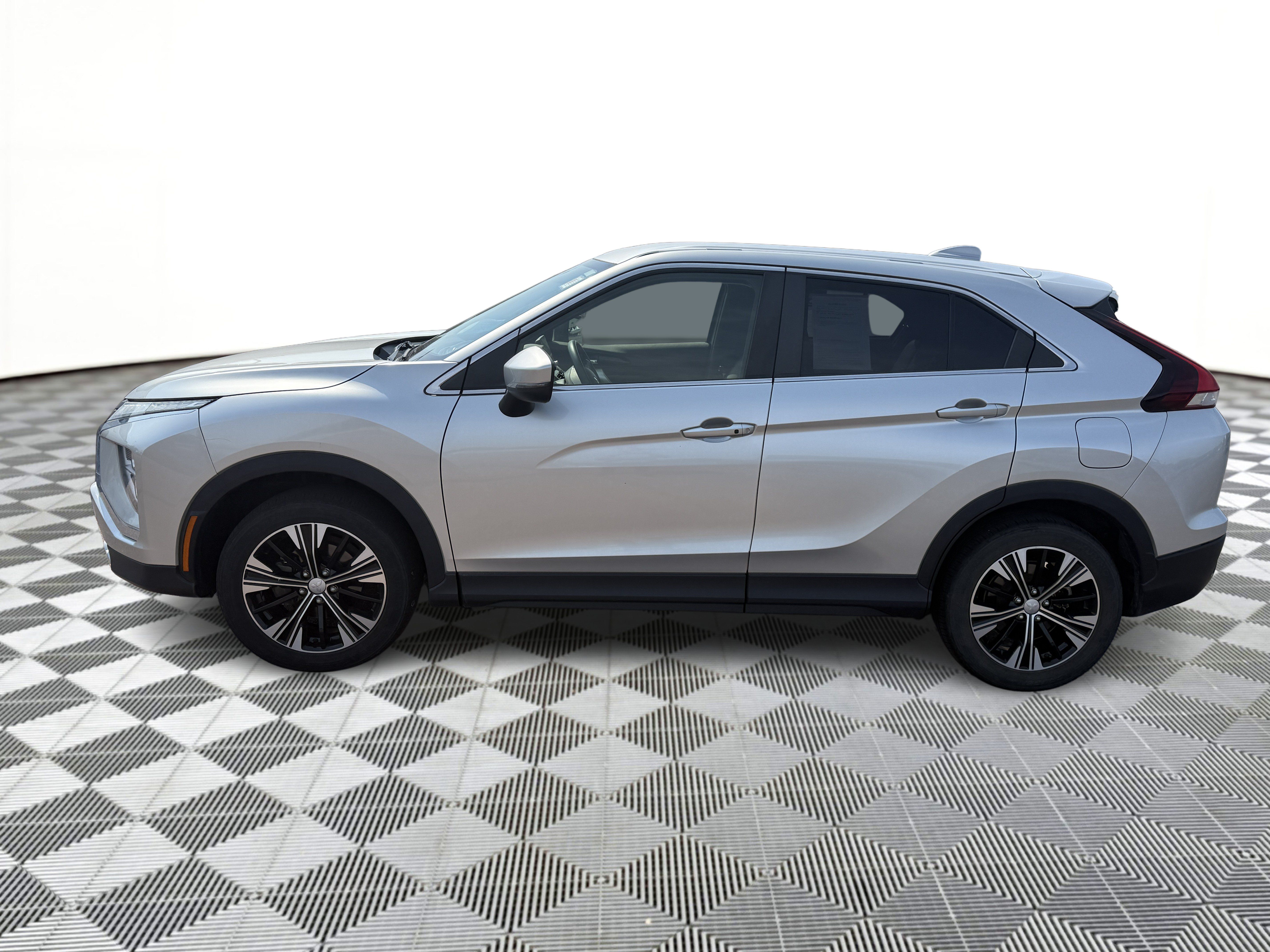 Used 2022 Mitsubishi Eclipse Cross SE AWD/4WD image 2