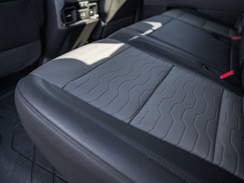 Used 2024 Chevrolet Silverado 1500 ZR2 w/ Technology Package image 41