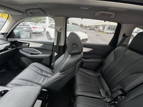 Used 2025 Acura MDX SH-AWD w/ Technology Package image 3