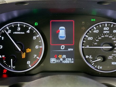 Used 2025 Subaru Crosstrek 2.0i Premium image 13