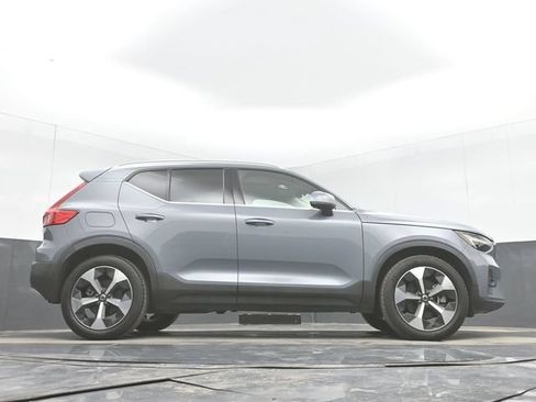 Used 2023 Volvo XC40 B4 Ultimate FWD image 48