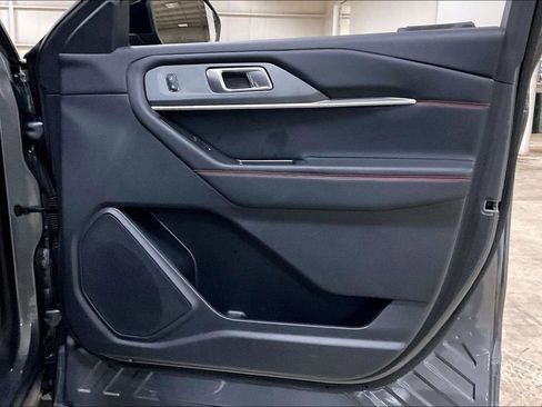 Certified 2025 Ford Explorer ST-Line w/ Premium Package image 22