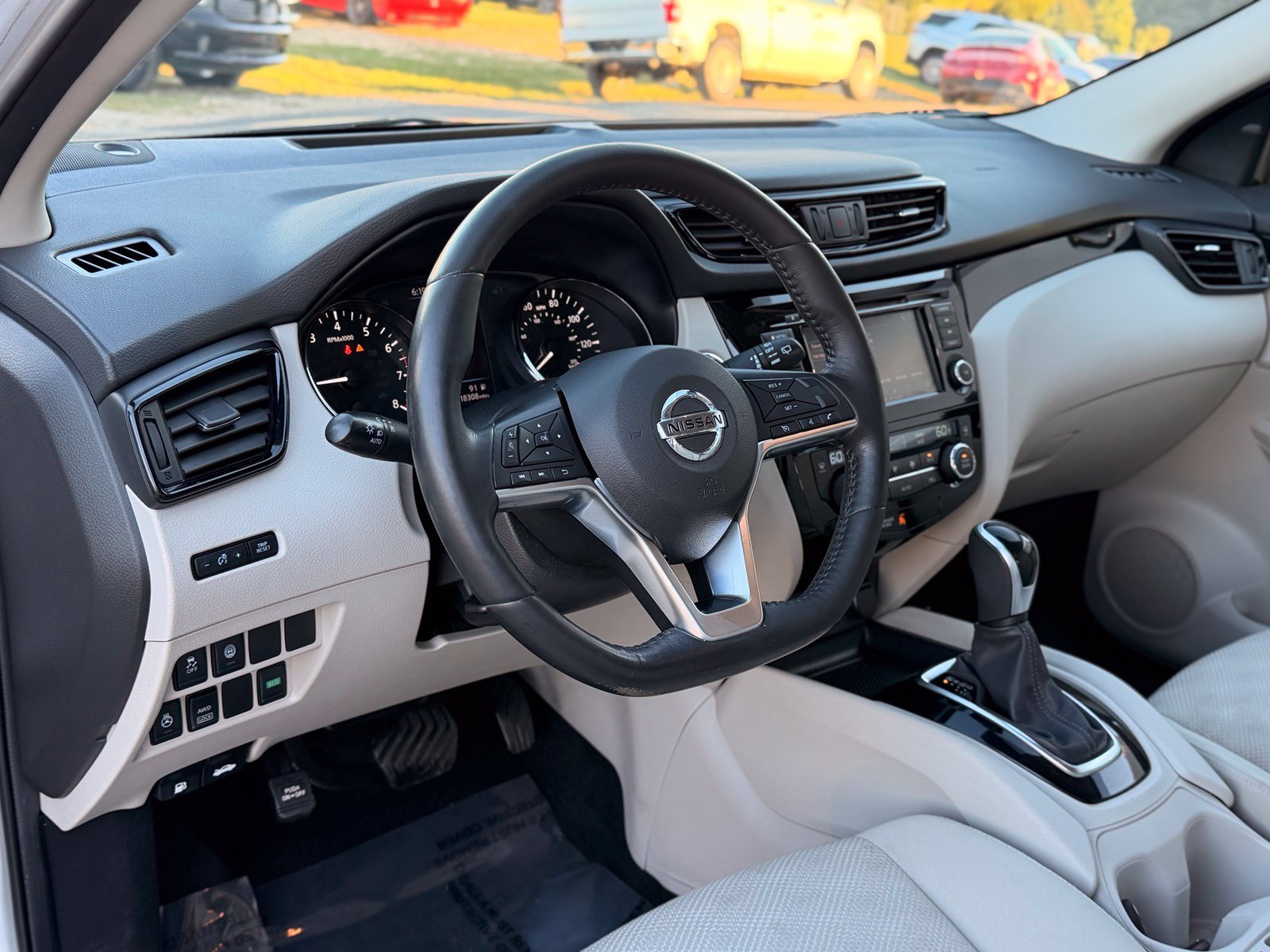 Used 2019 Nissan Rogue Sport SV w/ All-Weather Package AWD/4WD image 17