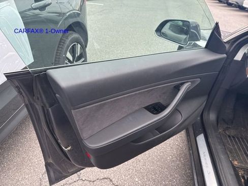 Used 2018 Tesla Model 3 Long Range image 31