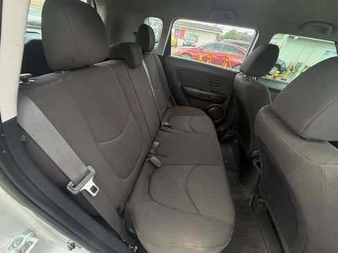 Used 2011 Kia Soul FWD image 11
