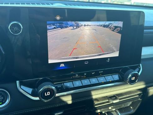 Used 2024 Chevrolet Colorado LT w/ LT Convenience Package image 25