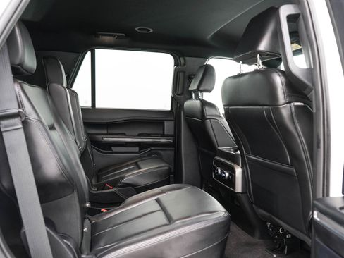 Used 2021 Ford Expedition XLT w/ Equipment Group 202A AWD/4WD image 14
