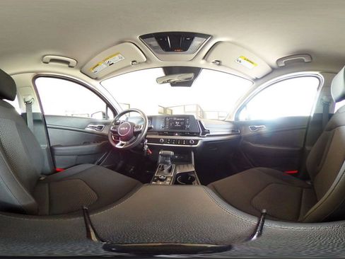 Used 2025 Kia Sportage LX image 41