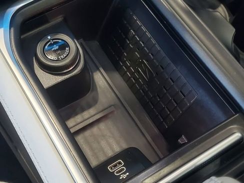 Certified 2025 Ford Expedition Platinum image 22