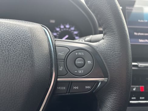 Used 2022 Toyota Avalon XLE image 24