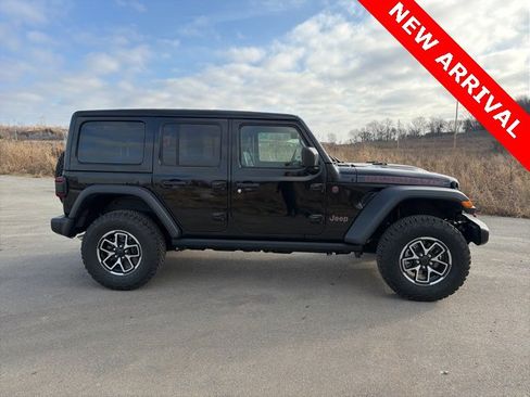 Used 2025 Jeep Wrangler Unlimited Rubicon image 2