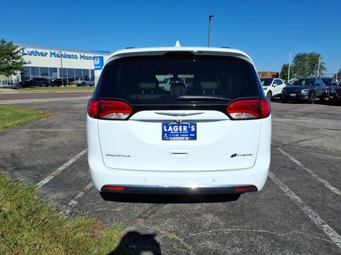 Used 2018 Chrysler Pacifica Touring-L image 19