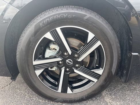 Used 2025 Nissan Sentra SV image 16