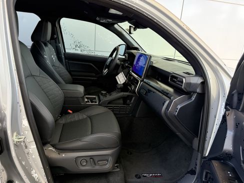 Certified 2025 Toyota 4Runner TRD Off-Road Premium image 35