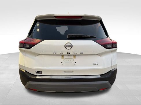 Used 2023 Nissan Rogue SV image 4