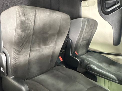 Used 2017 Dodge Grand Caravan SE w/ Power Window Group image 18