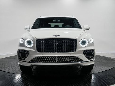Used 2023 Bentley Bentayga Extended Wheelbase image 2