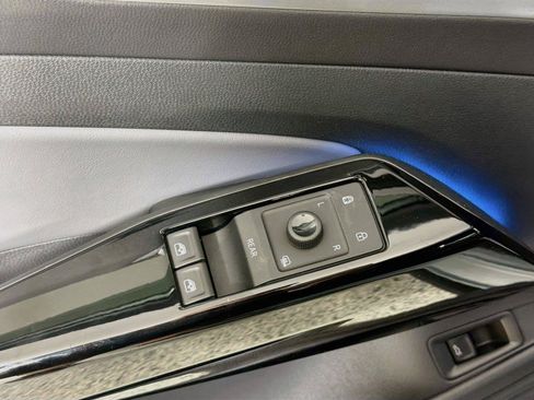 Used 2024 Volkswagen ID.4 S RWD image 17