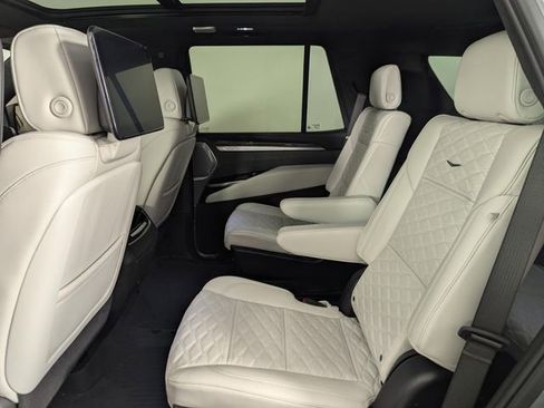 Used 2025 Cadillac Escalade V image 16