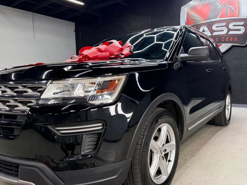 Used 2018 Ford Explorer XLT FWD image 4