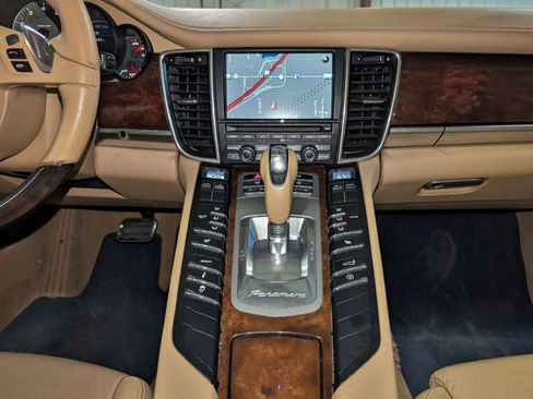Used 2011 Porsche Panamera 4S image 34