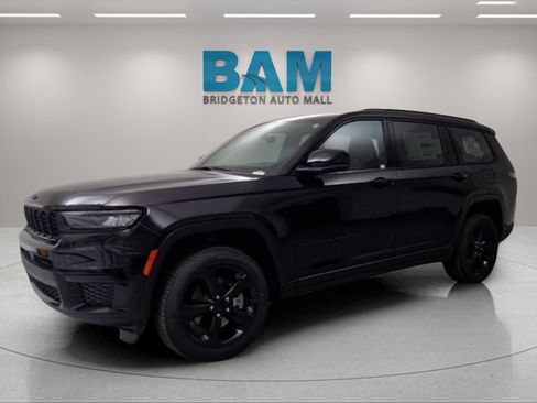 New 2025 Jeep Grand Cherokee L Altitude image 3