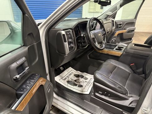 Used 2018 Chevrolet Silverado 1500 LTZ w/ LTZ Plus Package image 31