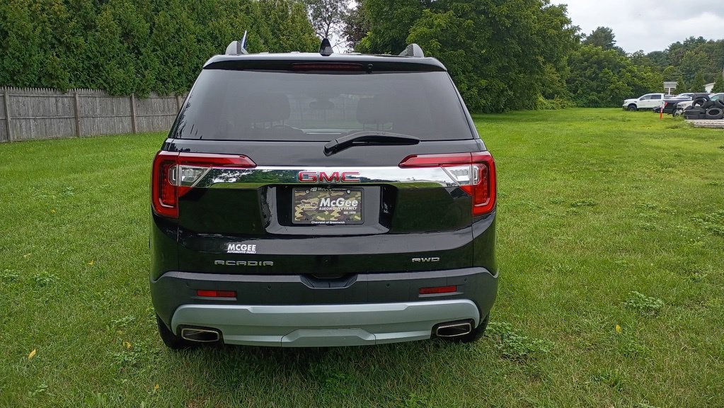 Used 2023 GMC Acadia SLT w/ Preferred Package AWD/4WD image 6