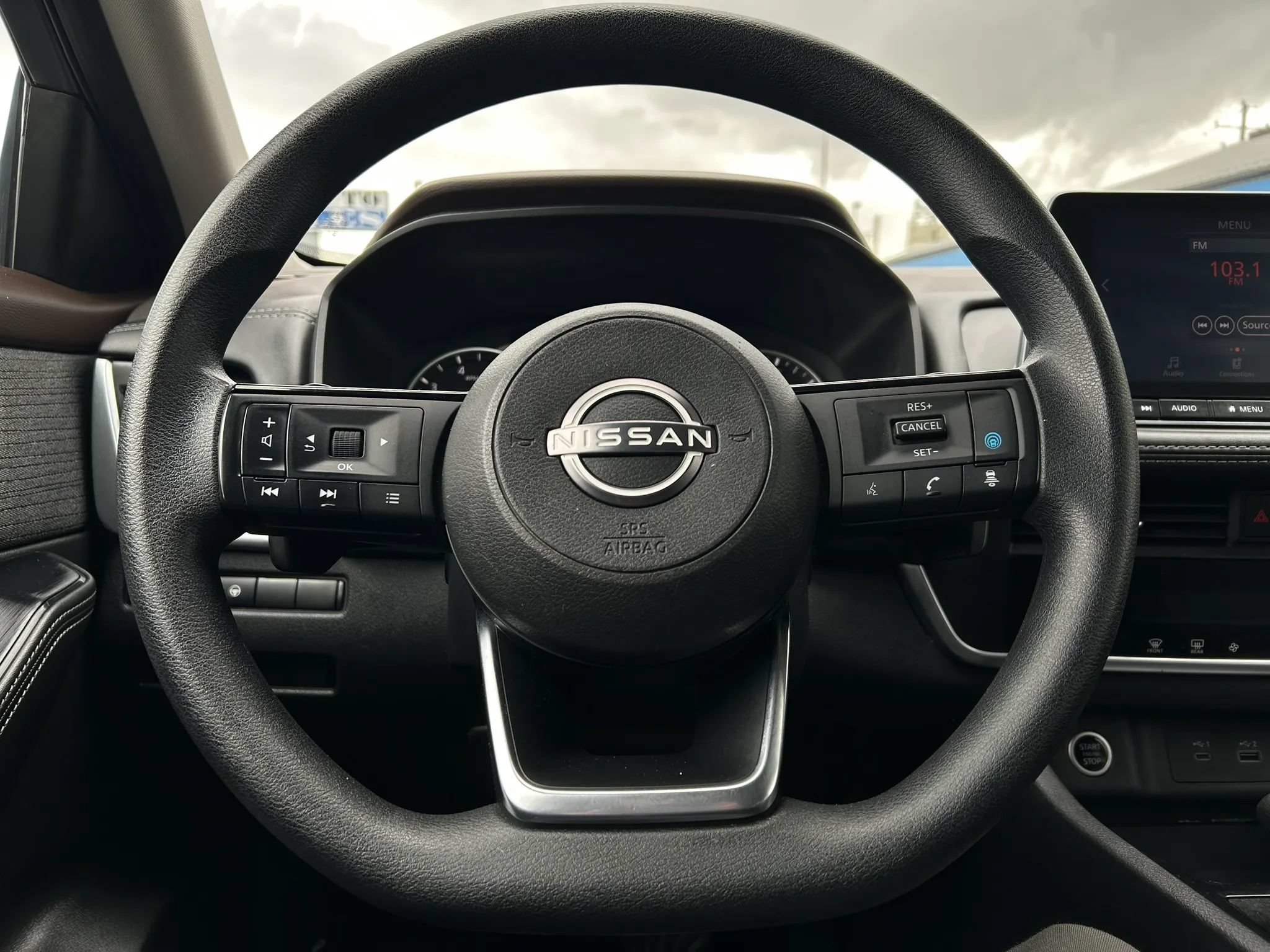 Used 2023 Nissan Rogue SV AWD/4WD image 23
