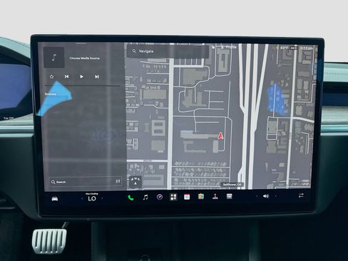 Used 2022 Tesla Model S AWD/4WD image 9