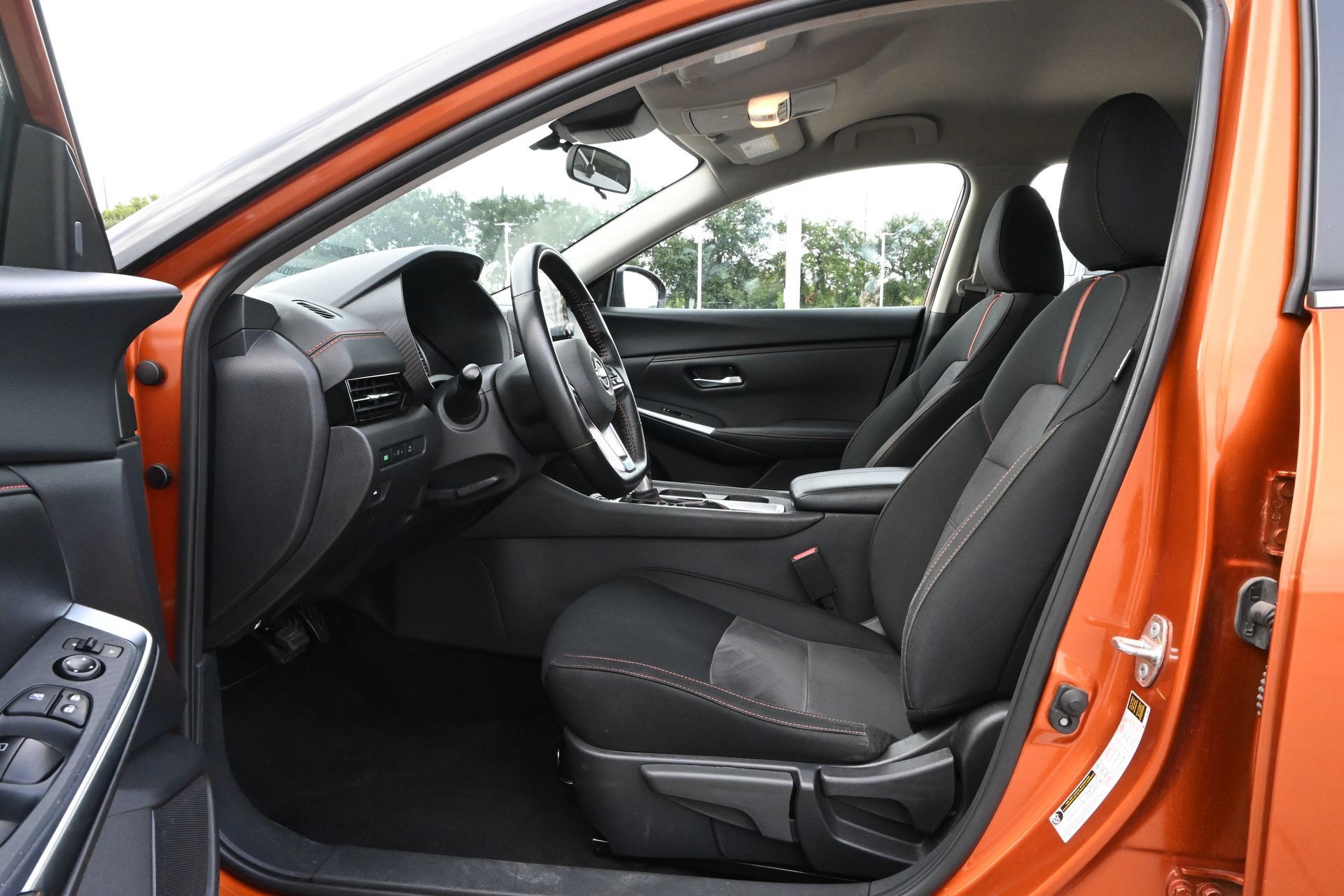 Used 2025 Nissan Sentra SR FWD image 17