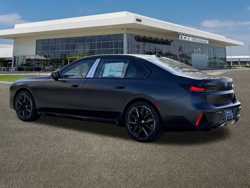 New 2026 BMW 760i xDrive w/ Executive Package image 7