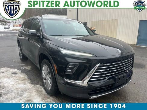 Used 2025 Buick Enclave Preferred image 1